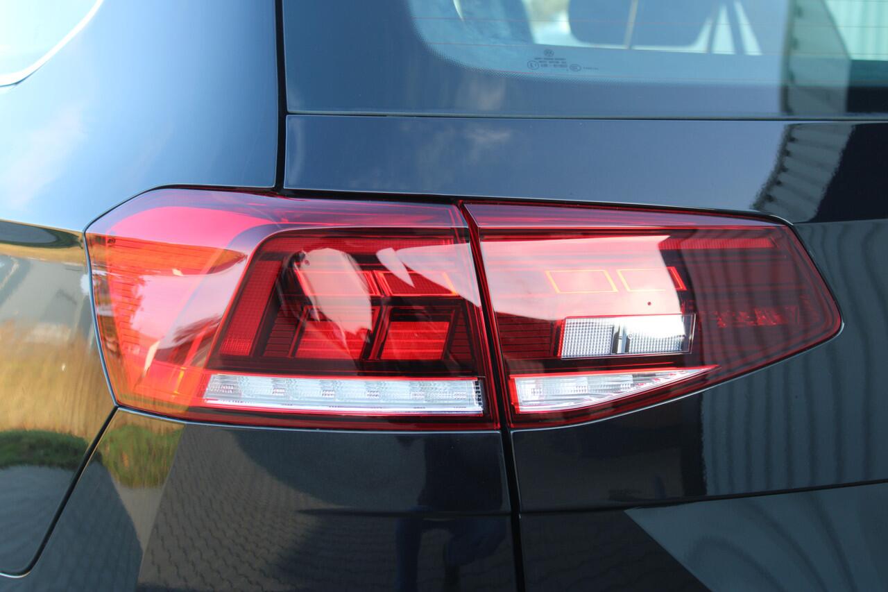 Volkswagen PASSAT Variant 1.5 TSI Business | Incl. 12 maanden garantie | Adaptieve cruise control | Apple carplay/Android auto | Parkeercamera | Navigatie | Climate control | DAB radio |