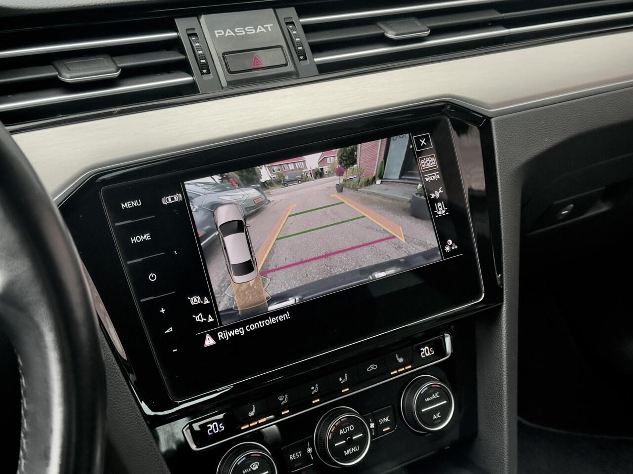 Volkswagen PASSAT 1.5 TSI AUT7 ELEGANCE R-LINE 112D.KM! LEDER NAVI CAMERA DIGI-DASH APPLE-CARPLAY LED LMV PDC