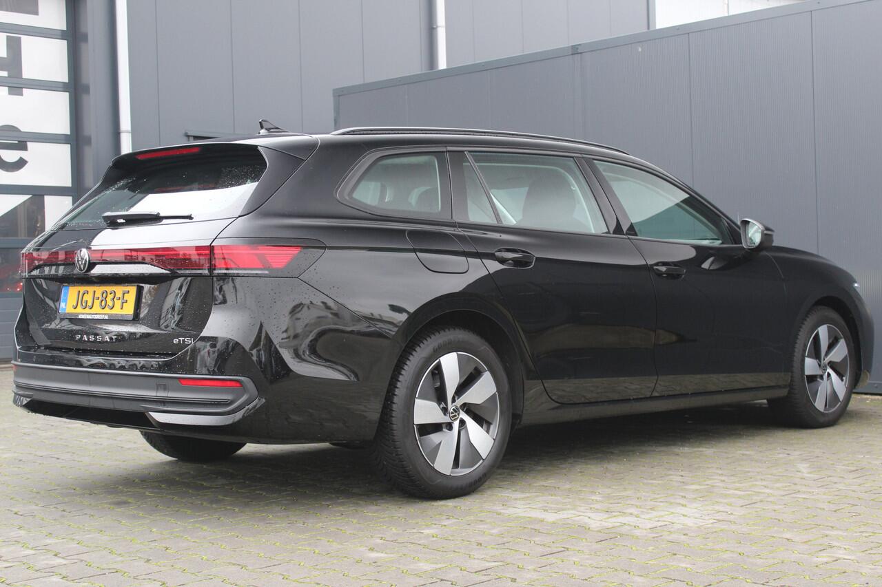 Volkswagen PASSAT Variant 1.5 eTSI 150 pk | Incl. 12 maanden Garantie | Stoel/stuur verwarming | Achteruitrijcamera | Adaptive cruise controle | Dodehoekdetectie | Parkeersensoren V+A | Navigatie | Apple CarPlay/Android Auto | Draadloze telefoonlader | Climate controle | L