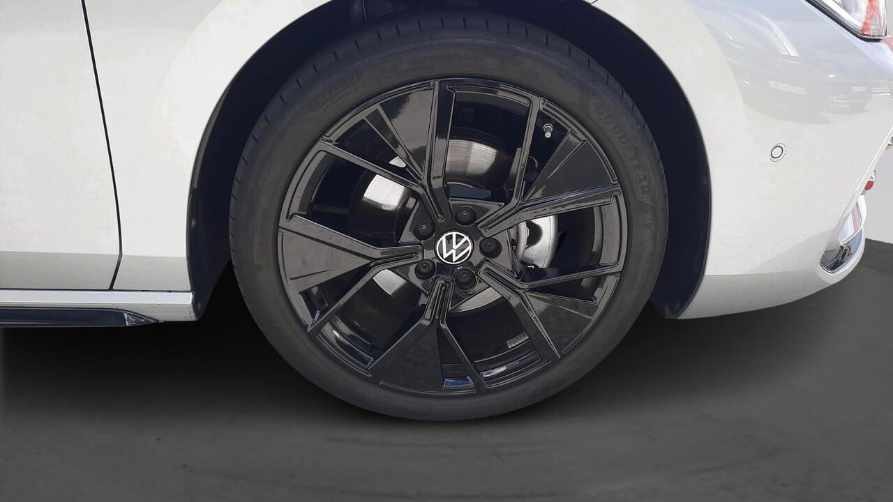 Volkswagen PASSAT Variant 1.5 eTSI R-Line Edition | Panoramadak | 19" | Demonstratieauto