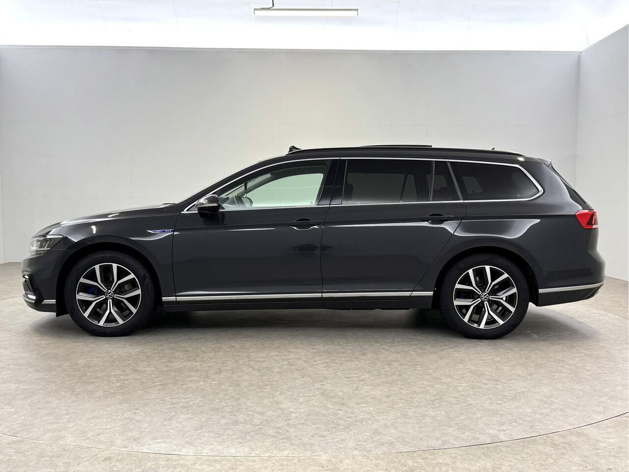 Volkswagen PASSAT Variant 1.4 TSI PHEV GTE | SOH 90% | Pano | Adap. Cruise | Virtual | Massage | Stoelverw. | Camera | Keyless