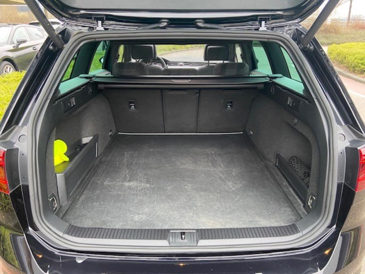 Volkswagen PASSAT Variant 1.4 TSI PHEV GTE Business / PANODAK / 17"LMV / CAMERA / NAVI / APP.Connect