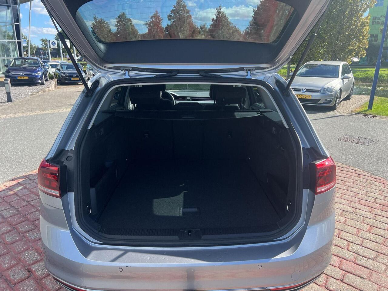 Volkswagen PASSAT Variant 1.4 TSI PHEV GTE Business | Trekhaak | PHEV | A. Camera | Travel Ass. | SOH 92% |