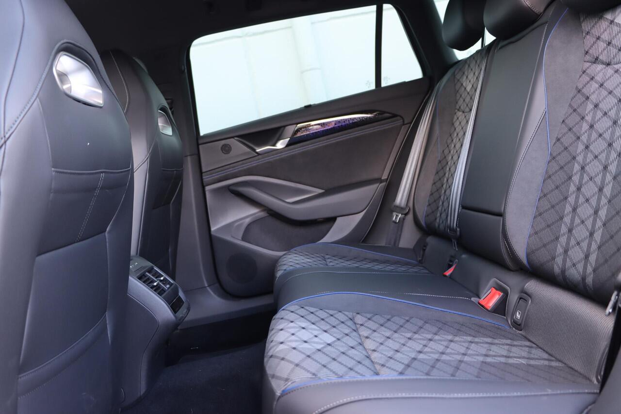 Volkswagen PASSAT Variant 1.5 eTSI R-Line Business DSG7 150pk