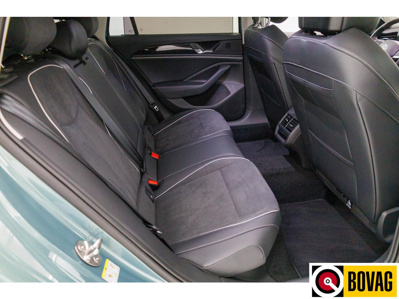 Volkswagen PASSAT Variant 1.5 eHybrid Business 204 PK | Facelift | Travel assist | Stoel &stuurverw. | Elec. klep | Ergo Active stoel met massage, Adaptieve cruise, Camera, Sfeerverlichting