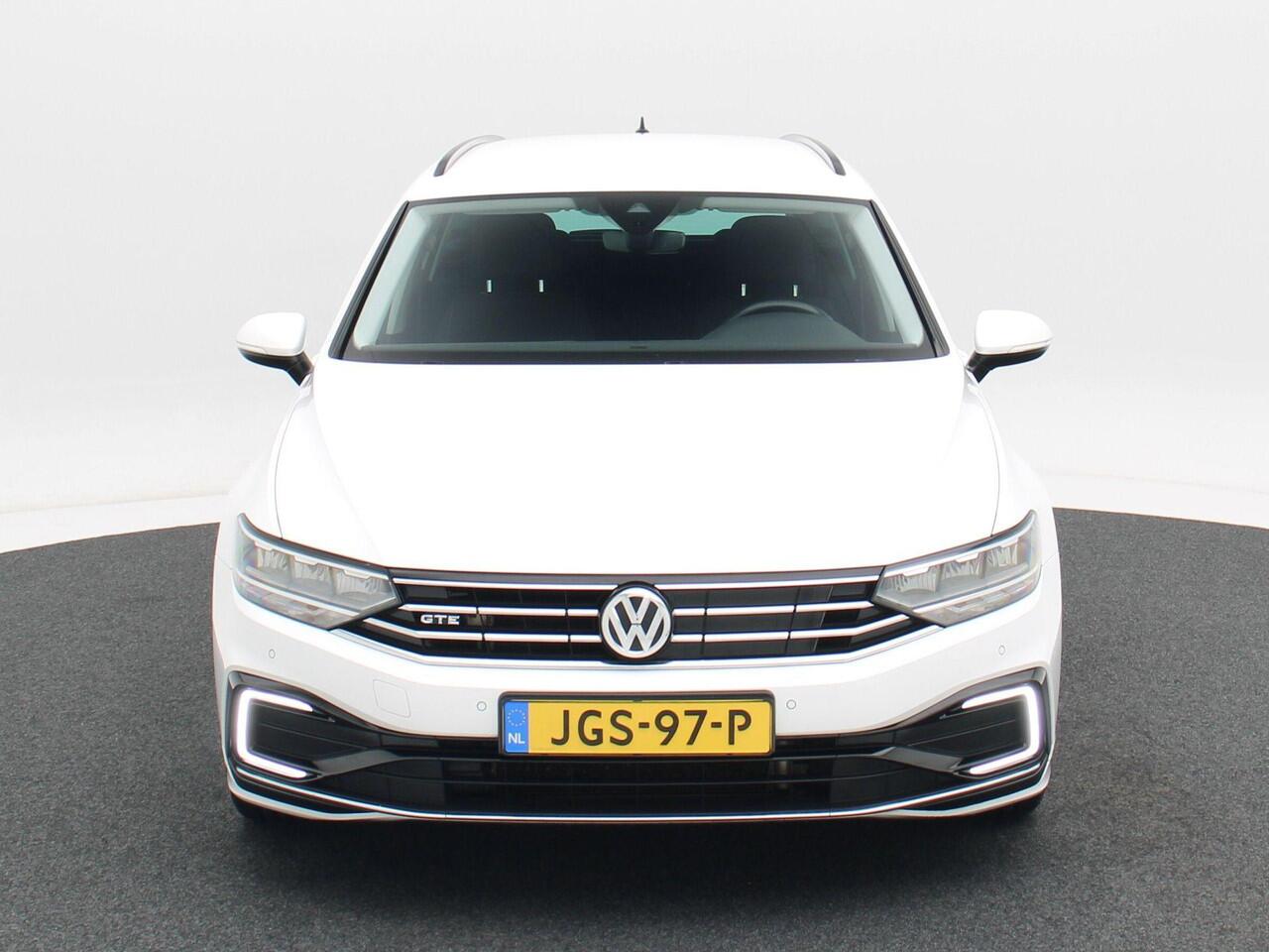 Volkswagen PASSAT Variant 1.4 TSi 218 Pk Automaat PHEV GTE Business | Adaptive Cruise | Camera | Trekhaak | Camera | Stoel Verwarming | Carplay | Navigatiesysteem | 18 Inch | 60.580 Km