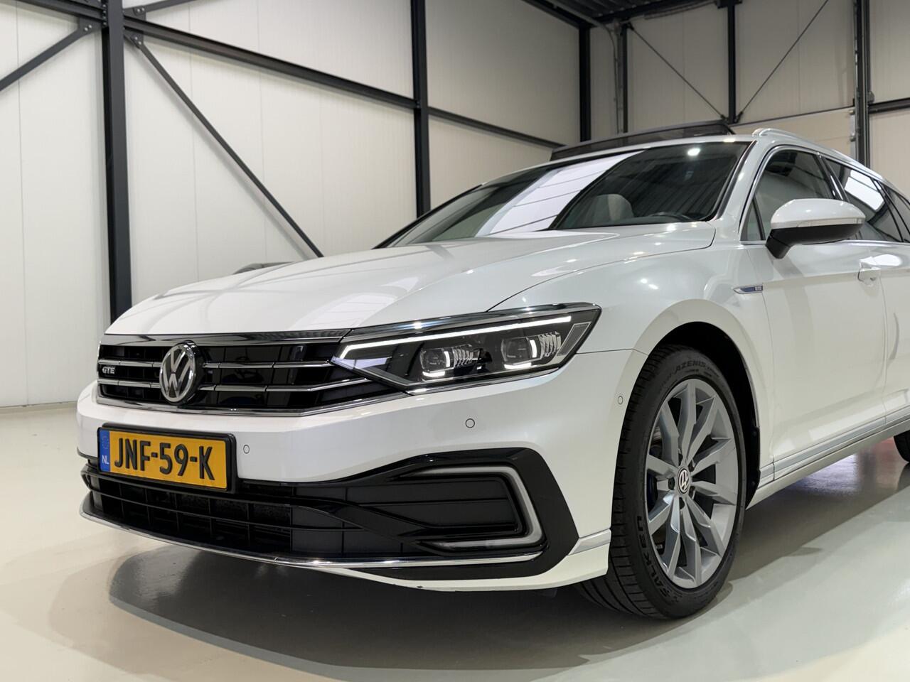 Volkswagen PASSAT Variant 1.4 TSI PHEV GTE 218pk | Pano dak | Head Up | Trekhaak
