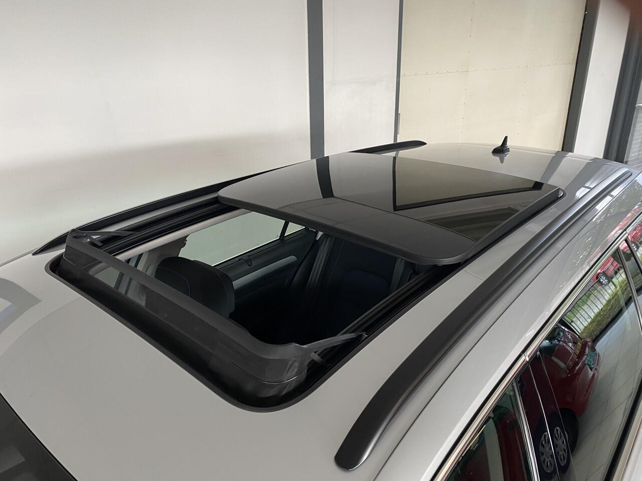 Volkswagen PASSAT Variant 1.4 TSI PHEV GTE Business Panodak/ Trekhaak / apple carplay / adaptive cruise / Navigatie / Massage stoel