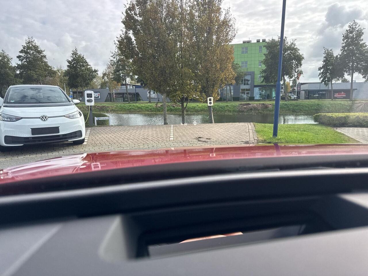 Volkswagen PASSAT Variant 1.5 eHybrid Elegance | PHEV | Led | Ergo | Trekhaak | 5 jr fabrieksgarantie | SOH 101% |