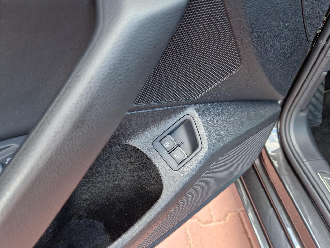 Volkswagen PASSAT Variant 1.4 TSI PHEV GTE Business 12MND BOVAG GAR | ECC | NAVI | CARPLAY | PANO | TRH. AFN | ACC | LMV 19"