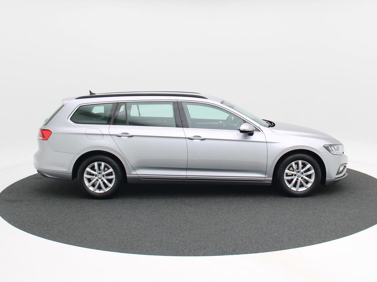 Volkswagen PASSAT Variant 1.5 TSi 150 Pk Automaat Comfort Business | Adaptive Cruise | Stoelverwarming | CarPlay | Achteruitrijcamera | Trekhaak | 16 Inch | 101.536 Km!!