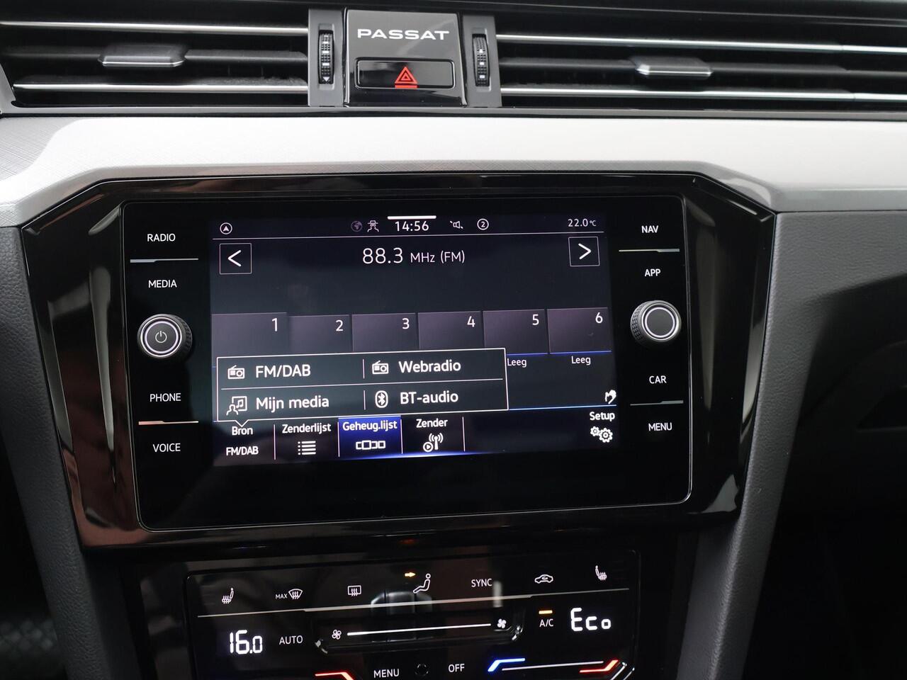 Volkswagen PASSAT Variant 1.4 TSI PHEV GTE Business | 218 PK | SoH 97% | Trekhaak wegklapbaar | Panoramadak | Adaptive cruise control |