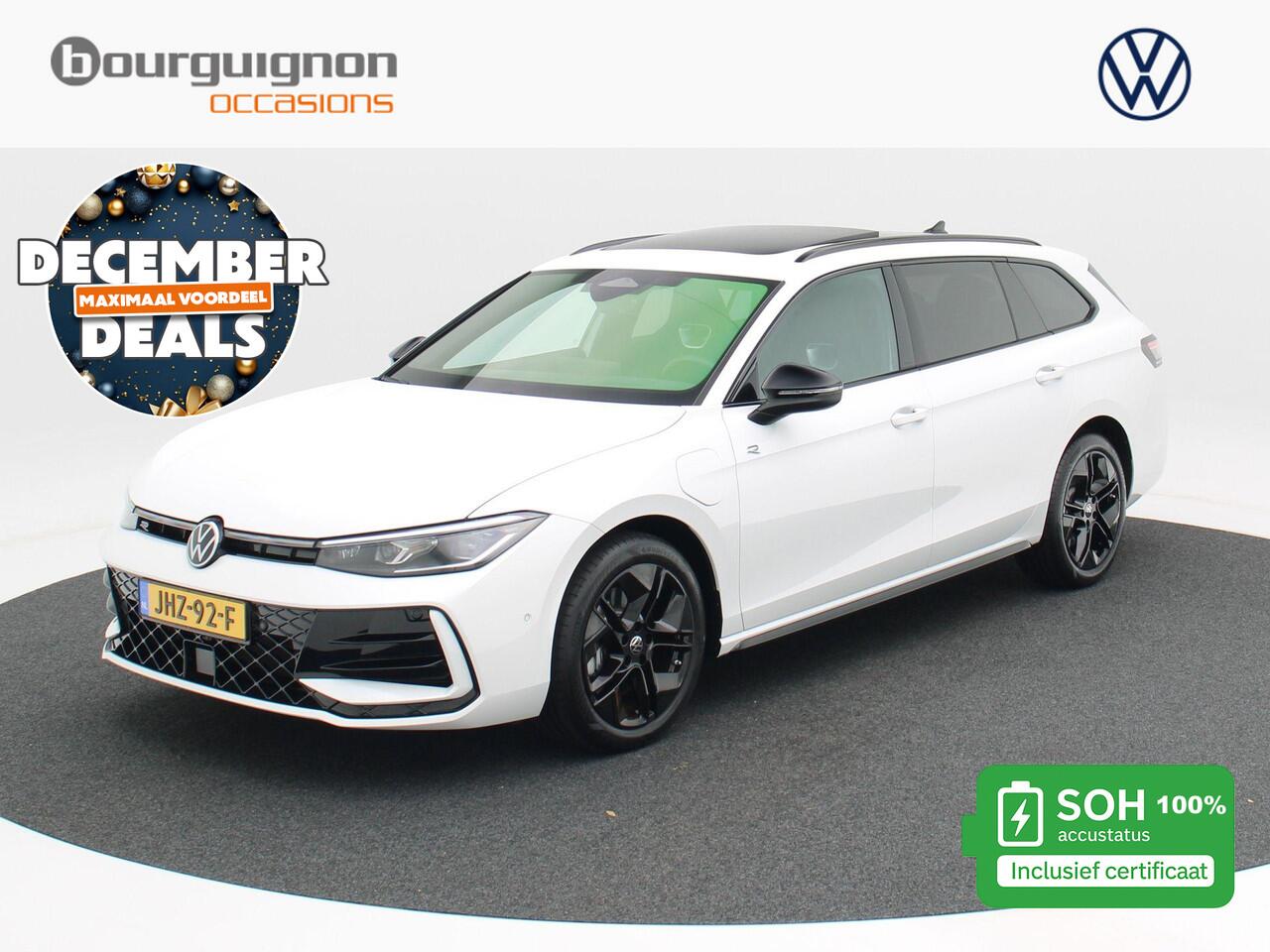 Volkswagen PASSAT Variant 1.5 eHybrid 272 Pk Automaat R-Line Edition | Matrix LED | Panoramadak | Head-Up | Black Style | Trekhaak | 18" | 19.087 Km!!