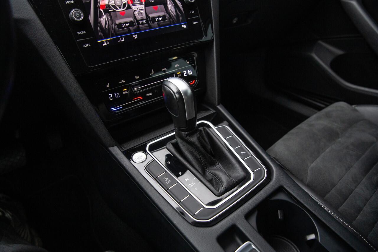 Volkswagen PASSAT Variant 1.5 TSI Elegance , Adap. cruise, Head-up display,