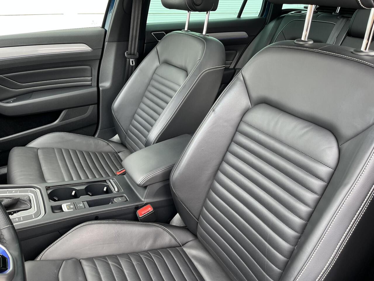 Volkswagen PASSAT Variant 1.4 TSI PHEV GTE Business Vol Leder / Pano Dak / Matrix LED /