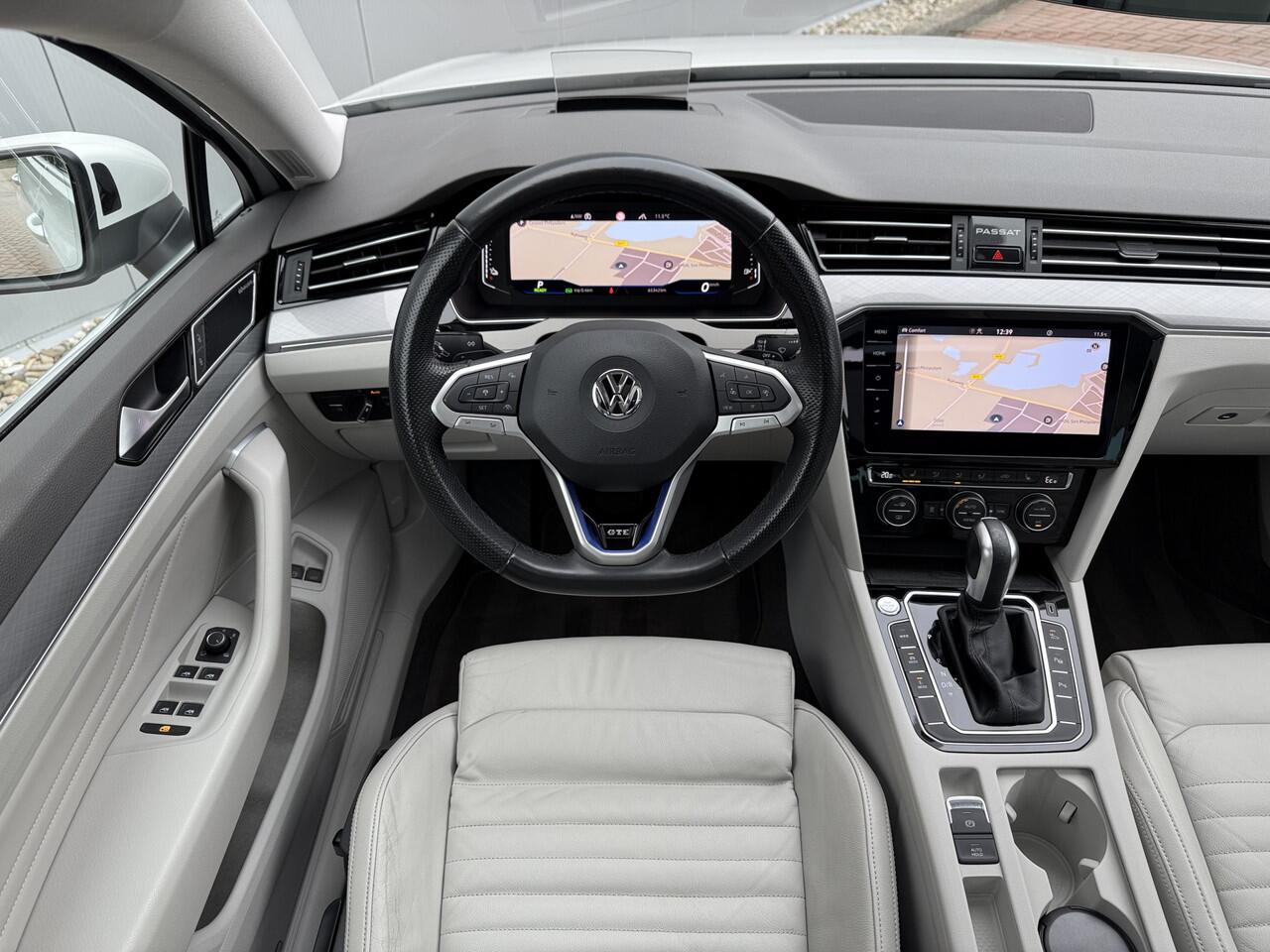 Volkswagen PASSAT Variant 1.4 TSI PHEV GTE 218pk | Pano dak | Head Up | Trekhaak