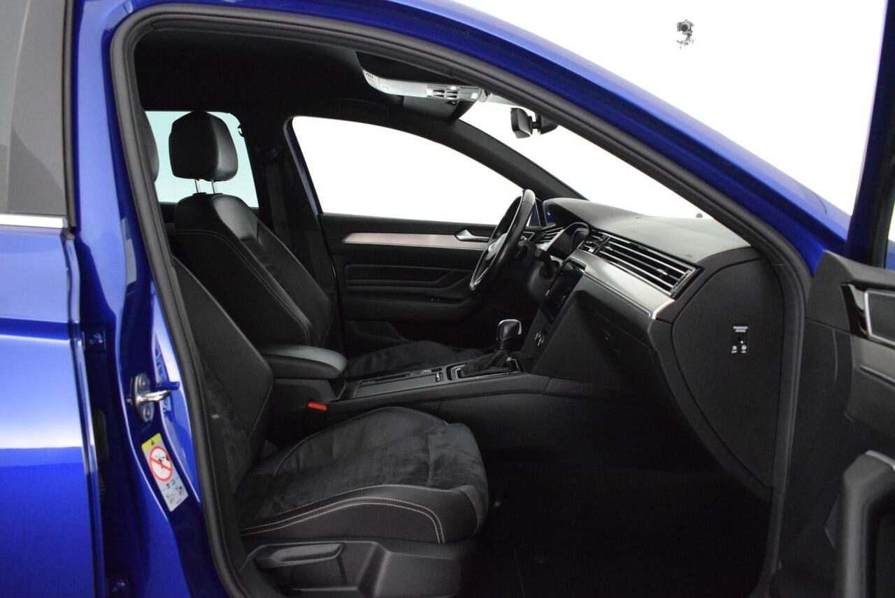 Volkswagen PASSAT Variant 2.0 TSI 190pk DSG R-Line Elegance Trekhaak Stoelverwarming Virtual Cockpit Navigatie