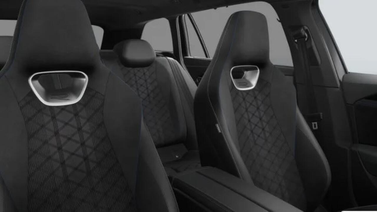 Volkswagen PASSAT Variant !!!¤ 5.000 Inruilpremie!!! 1.5 eHybrid R-Line Business *Black Style* !!!Profiteer ook van 5.000 euro inruilpremie!!!