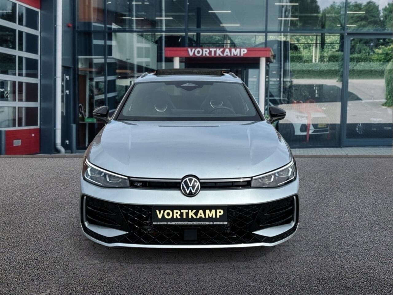 Volkswagen PASSAT 1.5 TSI DSG GTE R-LINE PANO-DAK/TREKHAAK/360-CAMERA/HenK/NAVI/ACC/HUD