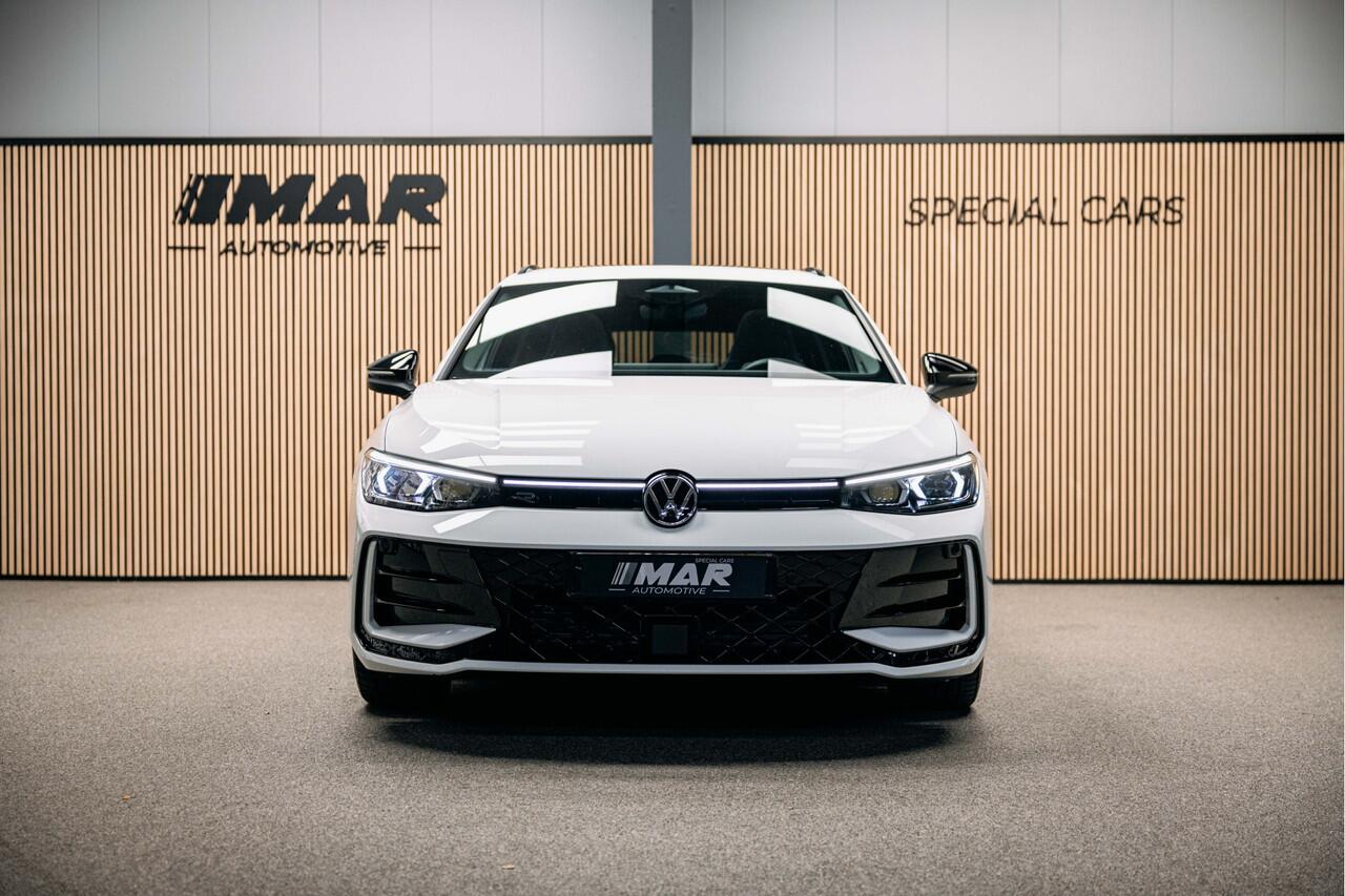 Volkswagen PASSAT R-Line Diesel | Trekhaak | Pano | Head-up | Stoelmassage |