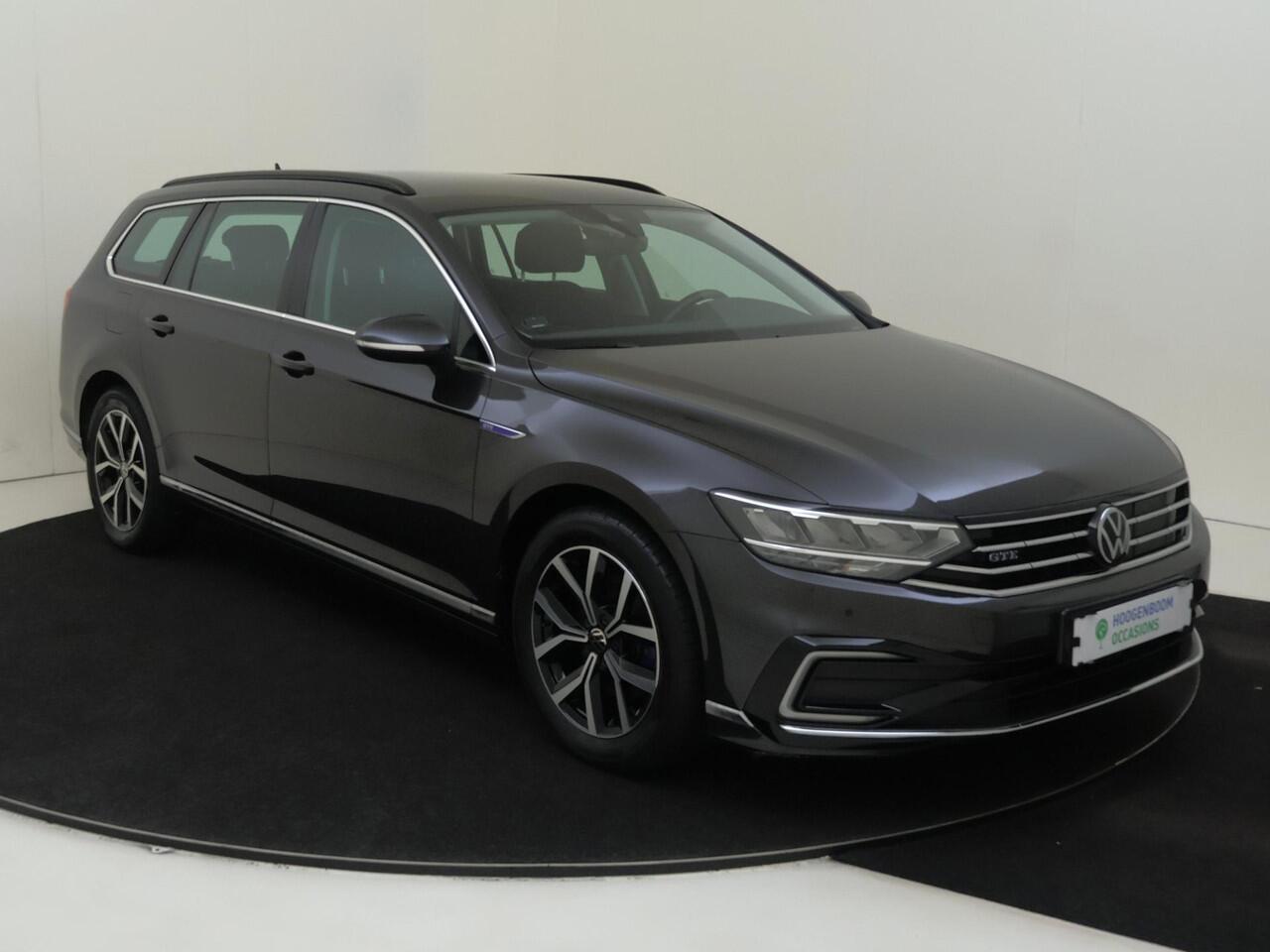 Volkswagen PASSAT 1.4 TSI PHEV GTE Business | Navigatie | Digital cockpit Pro | Achteruitrijcamera | Adaptieve cruise control | Elektrische achterklep | 3-zone airco |