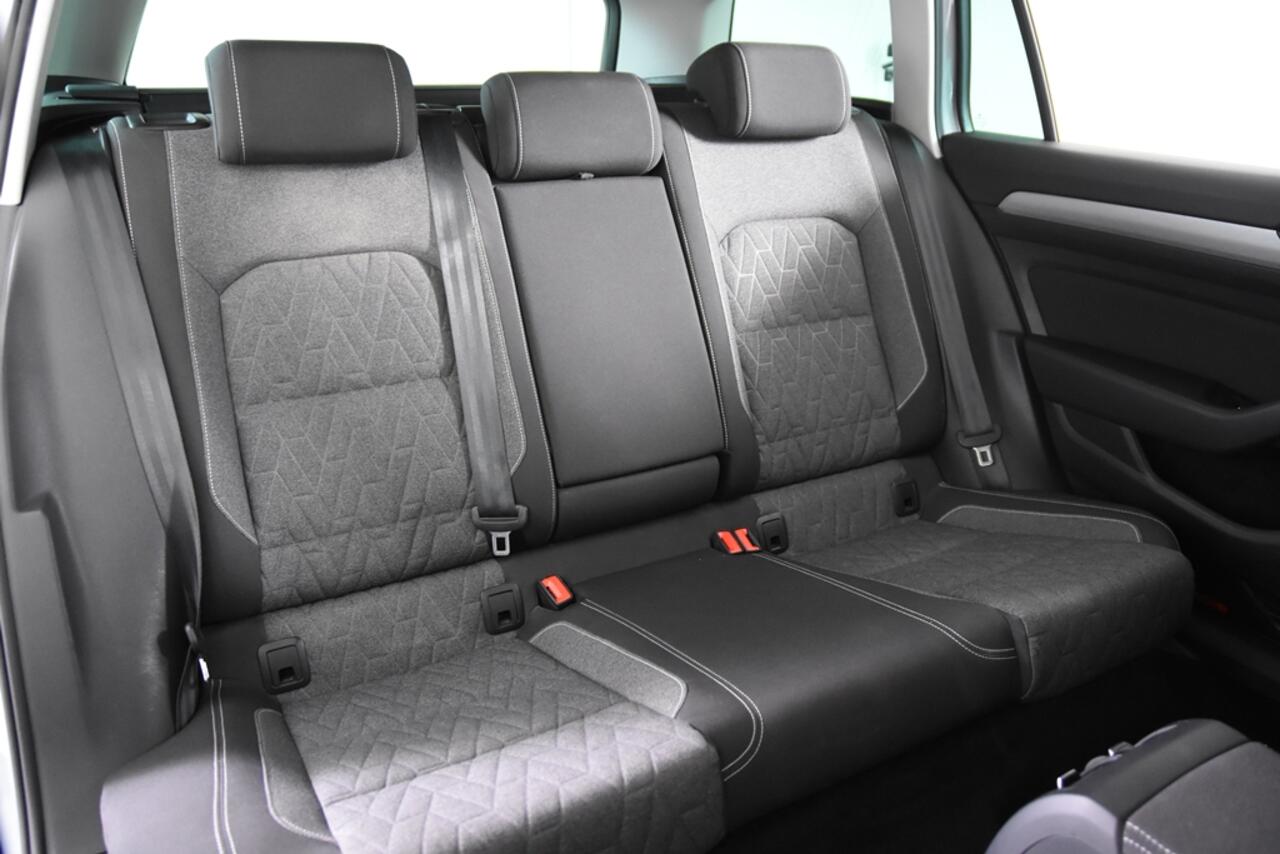 Volkswagen PASSAT Variant 1.5 TSI DSG *1ste eigenaar*Navigatie*Massage*