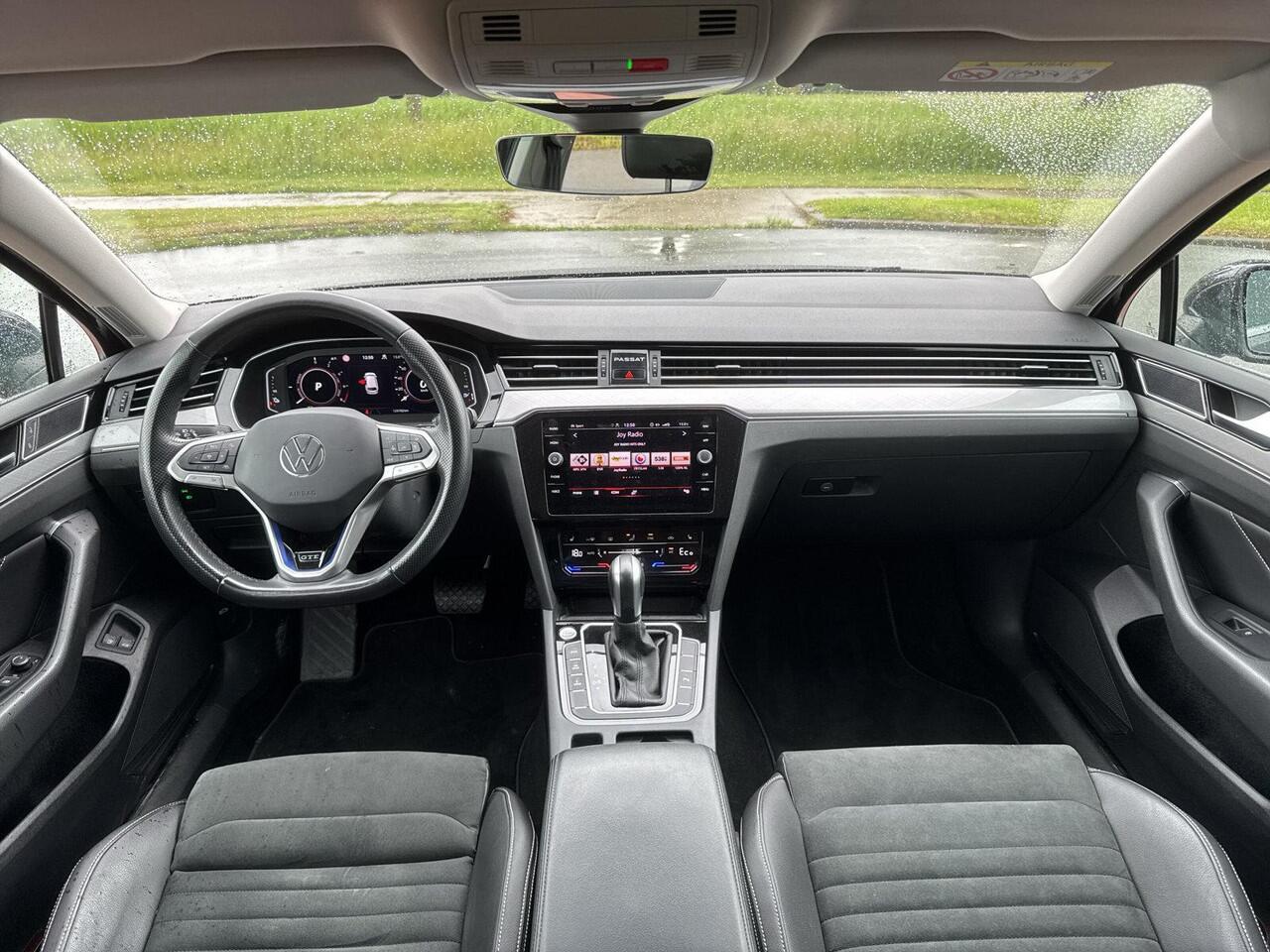 Volkswagen PASSAT 1.4 TSI PHEV GTE Business | 218 Pk | DCC | A-Camera | ERGO | Trekhaak | SOH 92% |