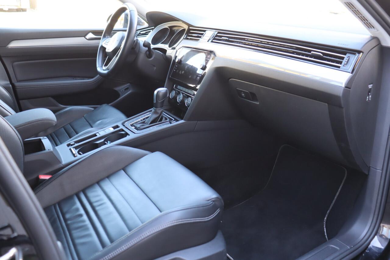 Volkswagen PASSAT Variant 1.5 TSI R-Line Business, Cruise Control, Automaat, Apple Carplay, Climate Control, PDC V+A, Navigatie, Trekhaak Inklapbaar, Prijs Is Rijklaar Inclusief 6 Maanden Garantie