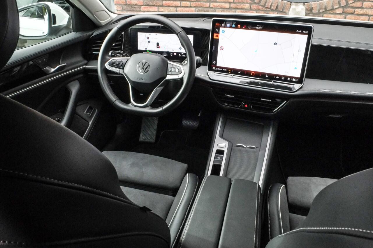 Volkswagen PASSAT Variant 1.5 eHybrid Elegance Business Trekhaak, Headup display, 360° Camera