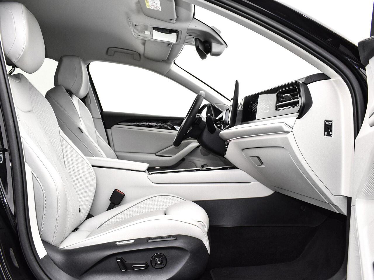 Volkswagen PASSAT Variant 1.5 272pk DSG eHybrid Elegance Business · Leder · Massage · Stoelventilatie · Elek. Trekhaak · Elek. Achterklep · Apple/Android Car Play · Navigatie · 18'' Inch ·