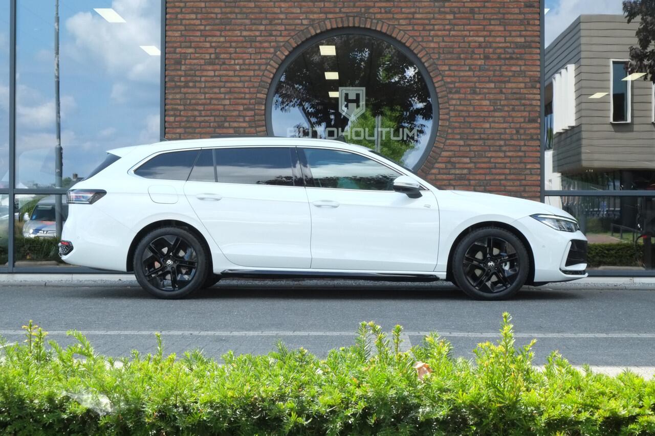 Volkswagen PASSAT Variant 2.0 TDI R-Line Business Panoramadak, Trekhaak, Lederen sportstoelen, Head-up display