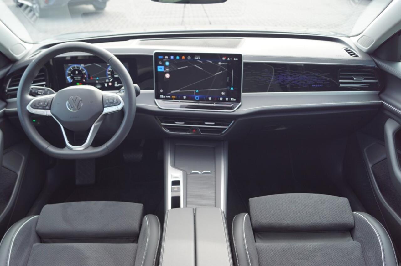 Volkswagen PASSAT 1.5 eTSI DSG Business 150pk / Panodak / Head-up/ Camera /DCC/ ACC