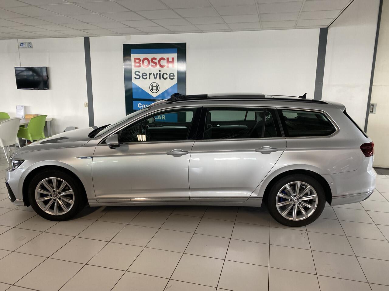 Volkswagen PASSAT Variant 1.4 TSI PHEV GTE Business Panodak/ Trekhaak / apple carplay / adaptive cruise / Navigatie / Massage stoel