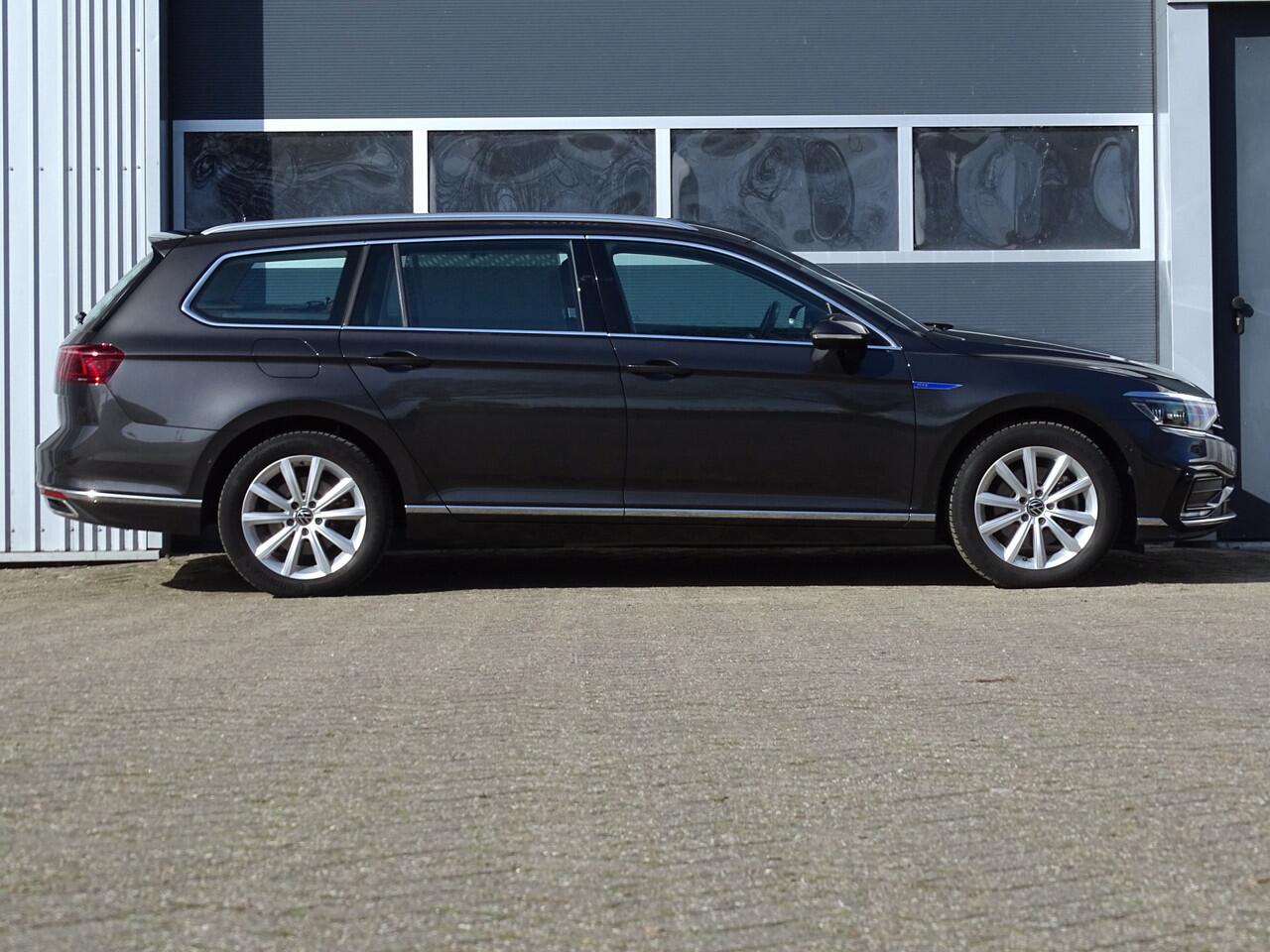 Volkswagen PASSAT Variant 1.4 TSI PHEV GTE Business | Elektrische trekhaak | Park Assist | Adaptive cruise | Ergocomfort stoel | 360 cam | Achteruitrijcamera | Lederen bekleding / alcantara bekleding | DAB | Apple CarPlay | Lane Assist | Side Assist | Elektrisch bedienbare