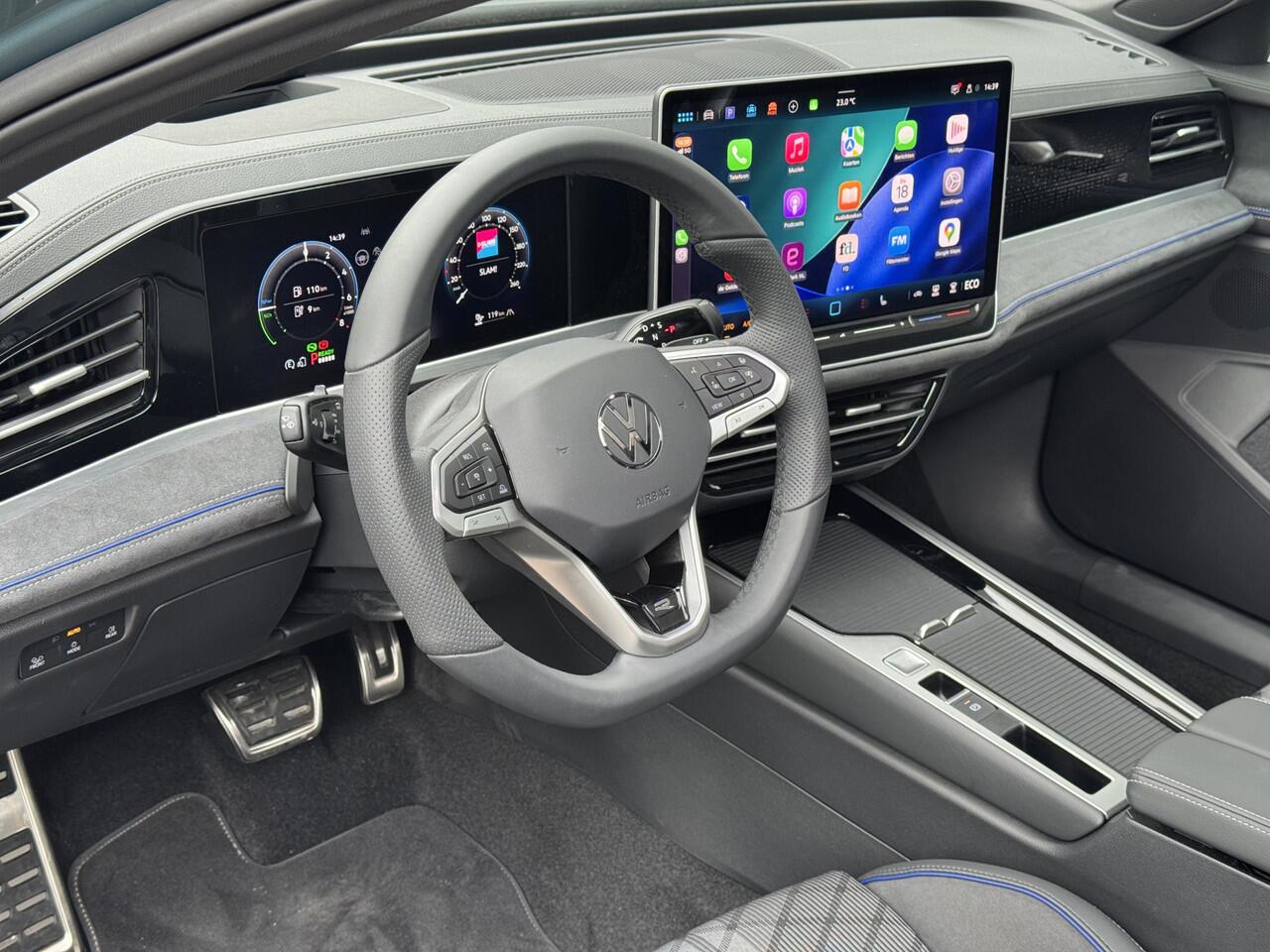 Volkswagen PASSAT Variant 1.5 eHybrid R-Line Edition 272pk | HUD | Pano | Trekhaak