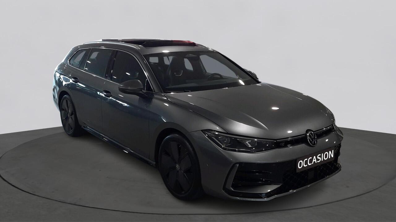 Volkswagen PASSAT Variant 1.5 eTSI R-Line Business | Trekhaak | Panoramadak