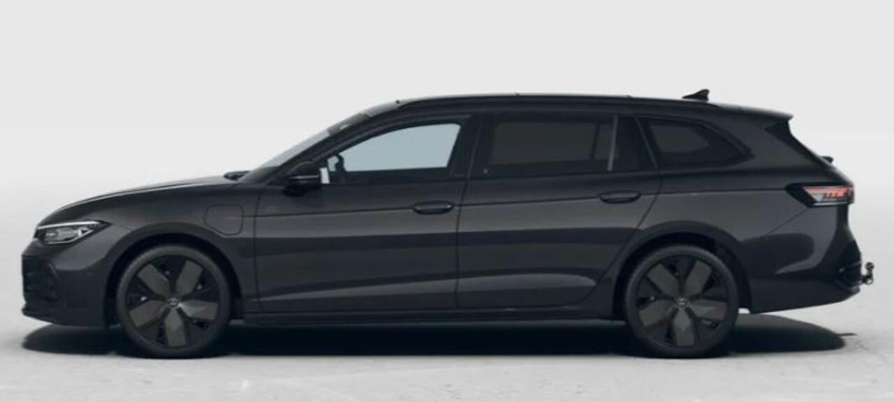 Volkswagen PASSAT Variant !!!¤ 5.000 Inruilpremie!!! 1.5 eHybrid R-Line Business *Black Style* !!!Profiteer ook van 5.000 euro inruilpremie!!!