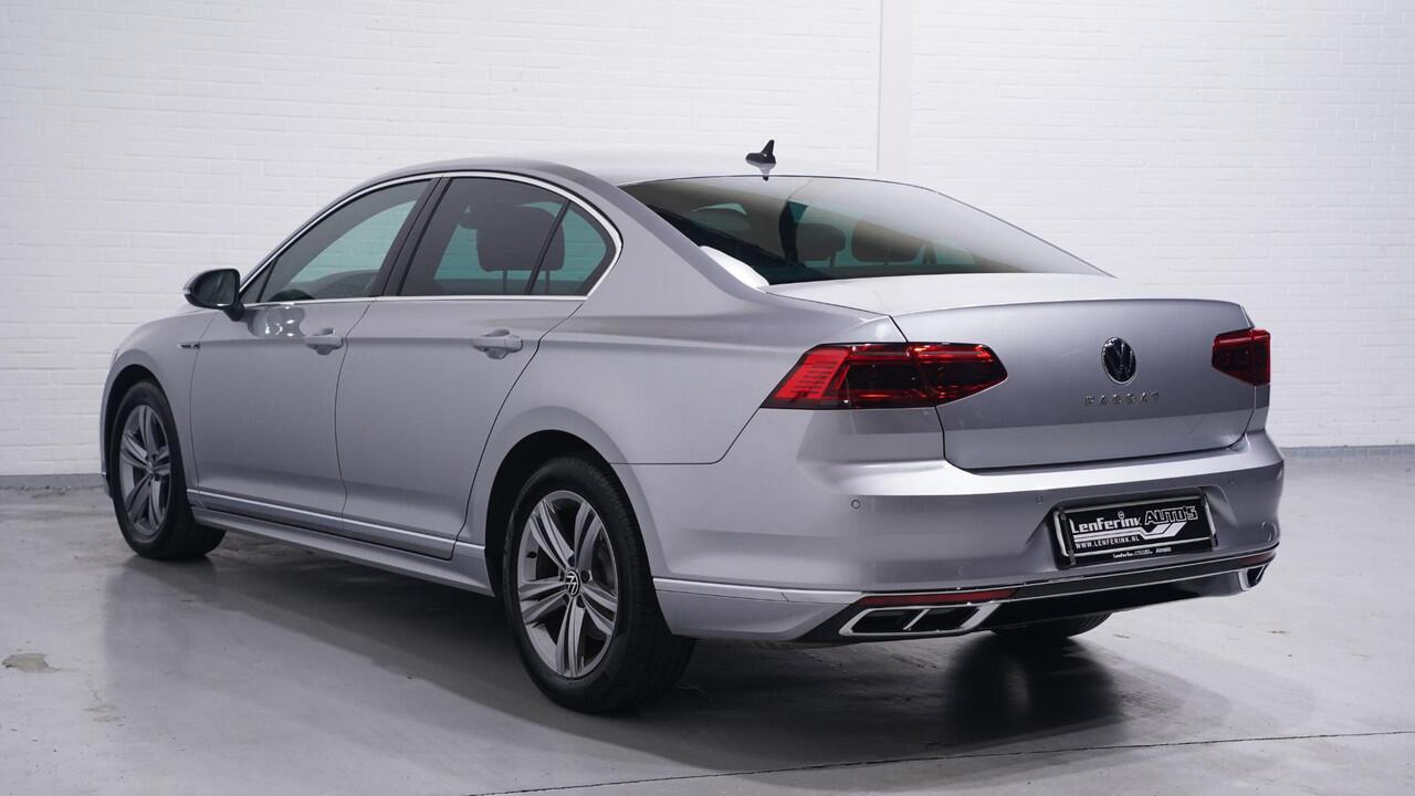 Volkswagen PASSAT 1.5 TSI R-Line Business + Rijklaar! Navi Stoel- en voorruitverwarming Led matrix Apple Carplay Camera 1e Eig. NAP