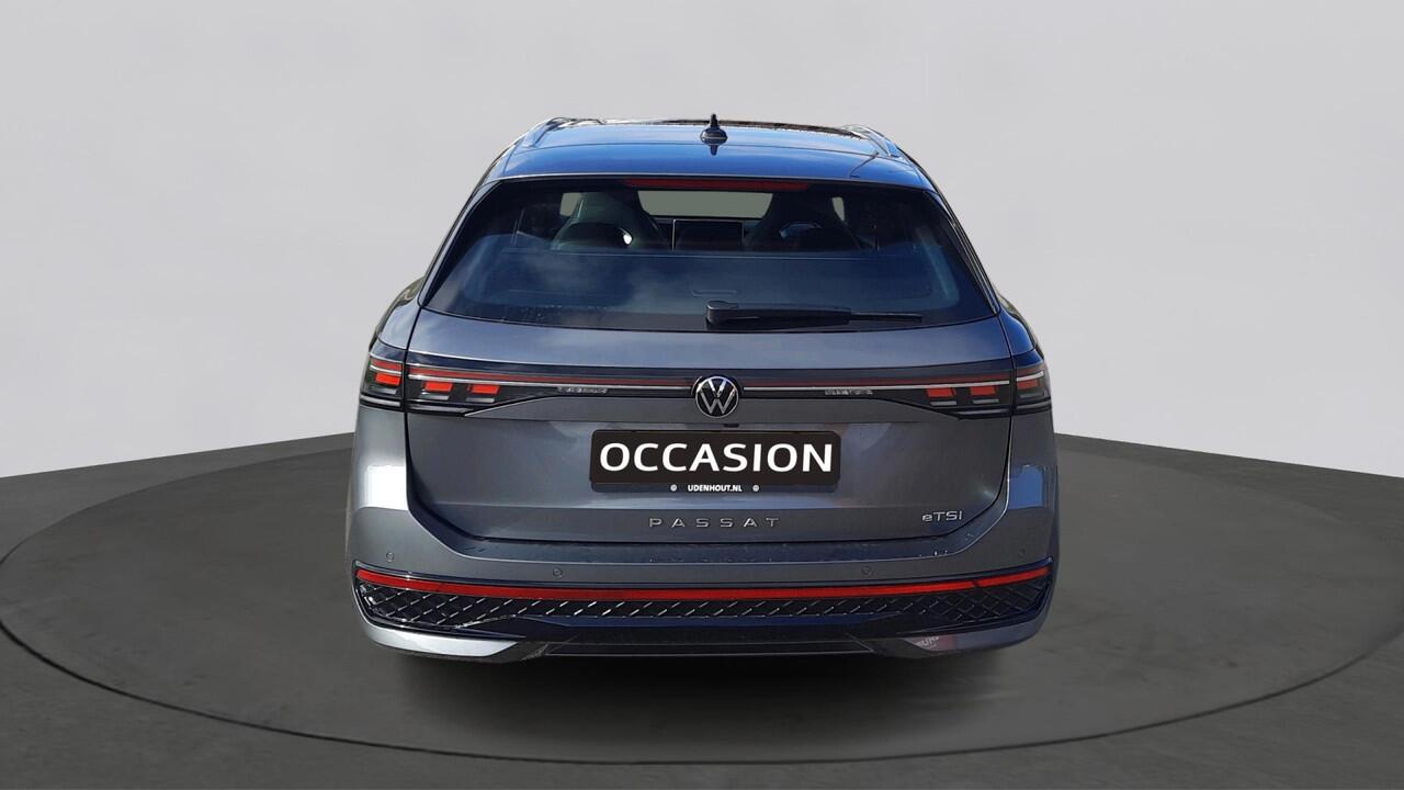 Volkswagen PASSAT Variant 1.5 eTSI R-Line Business | Trekhaak | Panoramadak