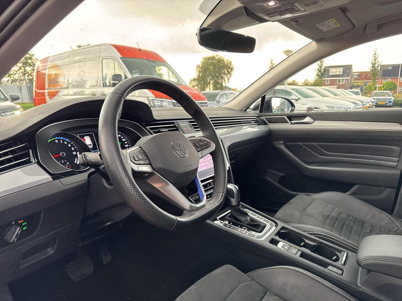 Volkswagen PASSAT Variant 1.4 TSI PHEV GTE Business | 218 pk | Pano Dak | Trekhaak | IQ Light | SOH 93% |