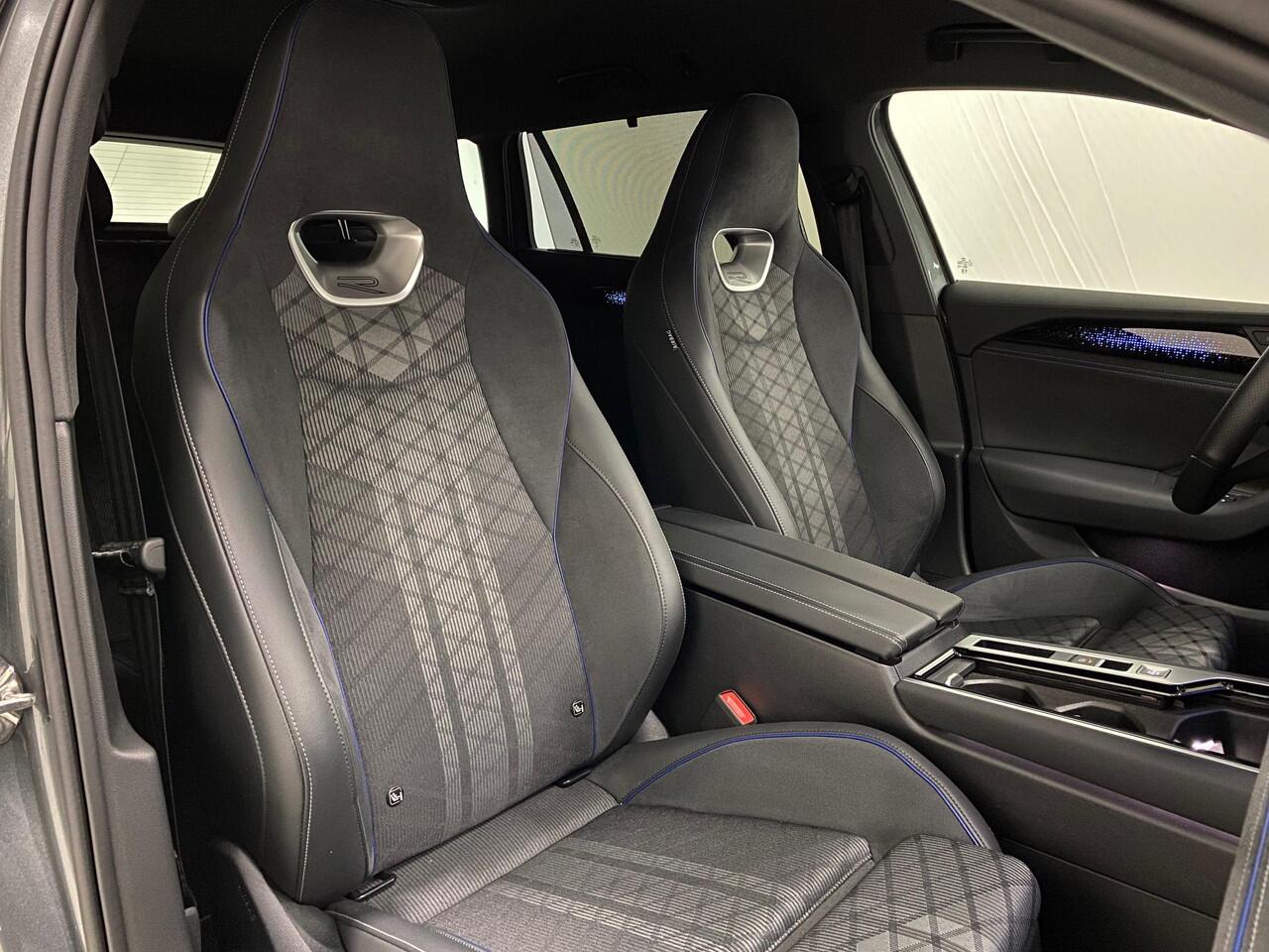 Volkswagen PASSAT Variant 1.5 eHybrid R-Line 272pk Keyless IQ Light 360 Camera Trekhaak Elek.Achterklep Apple/Android 18'' Inch