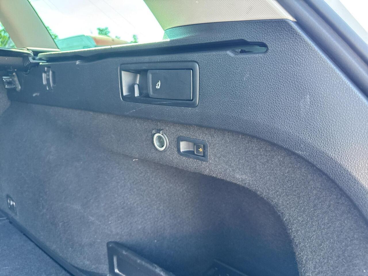 Volkswagen PASSAT Variant 1.5 TSI 150 pk Automaat | Navi | Clima | Trekhaak |