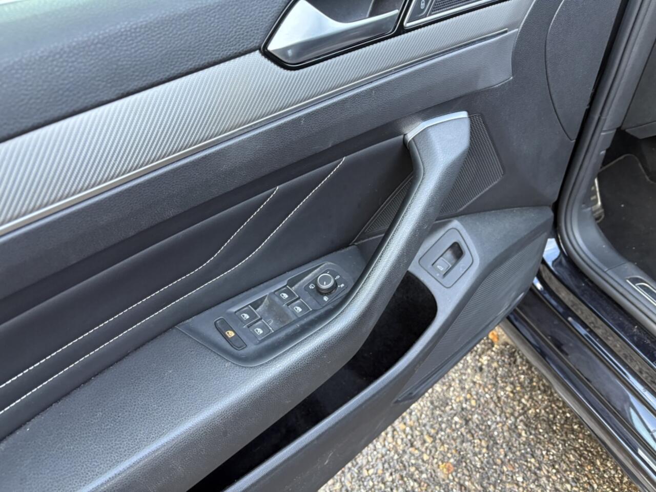 Volkswagen PASSAT 2.0 TSI Elegance Business R-Line DSG