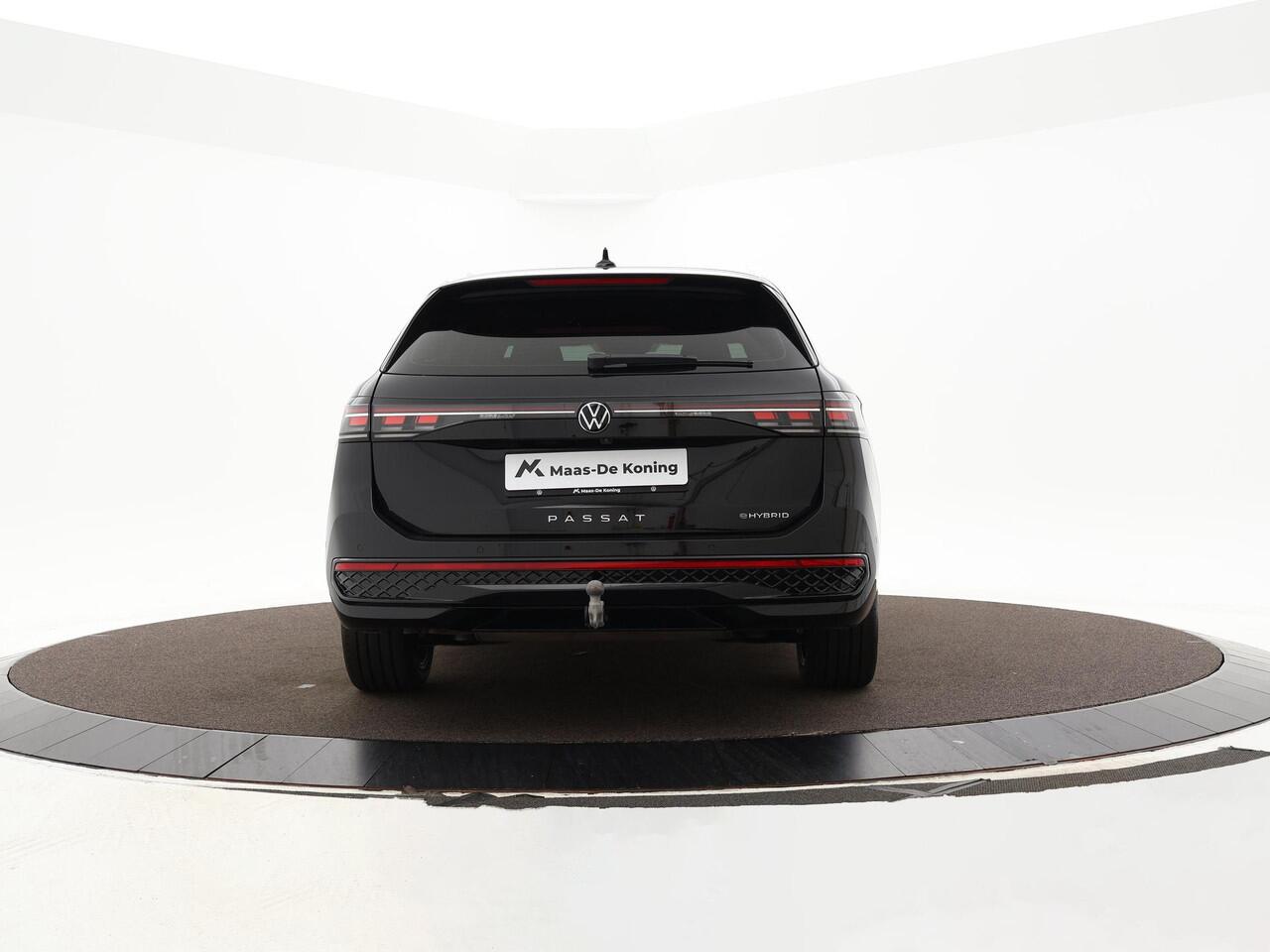 Volkswagen PASSAT Variant 1.5 eHybrid 272pk PHEV DSG R-Line Edition · Trekhaak wegklapbaar · Keyless · Massage · Camera · Elek. Achterklep · 18'' Inch · TOPDEAL