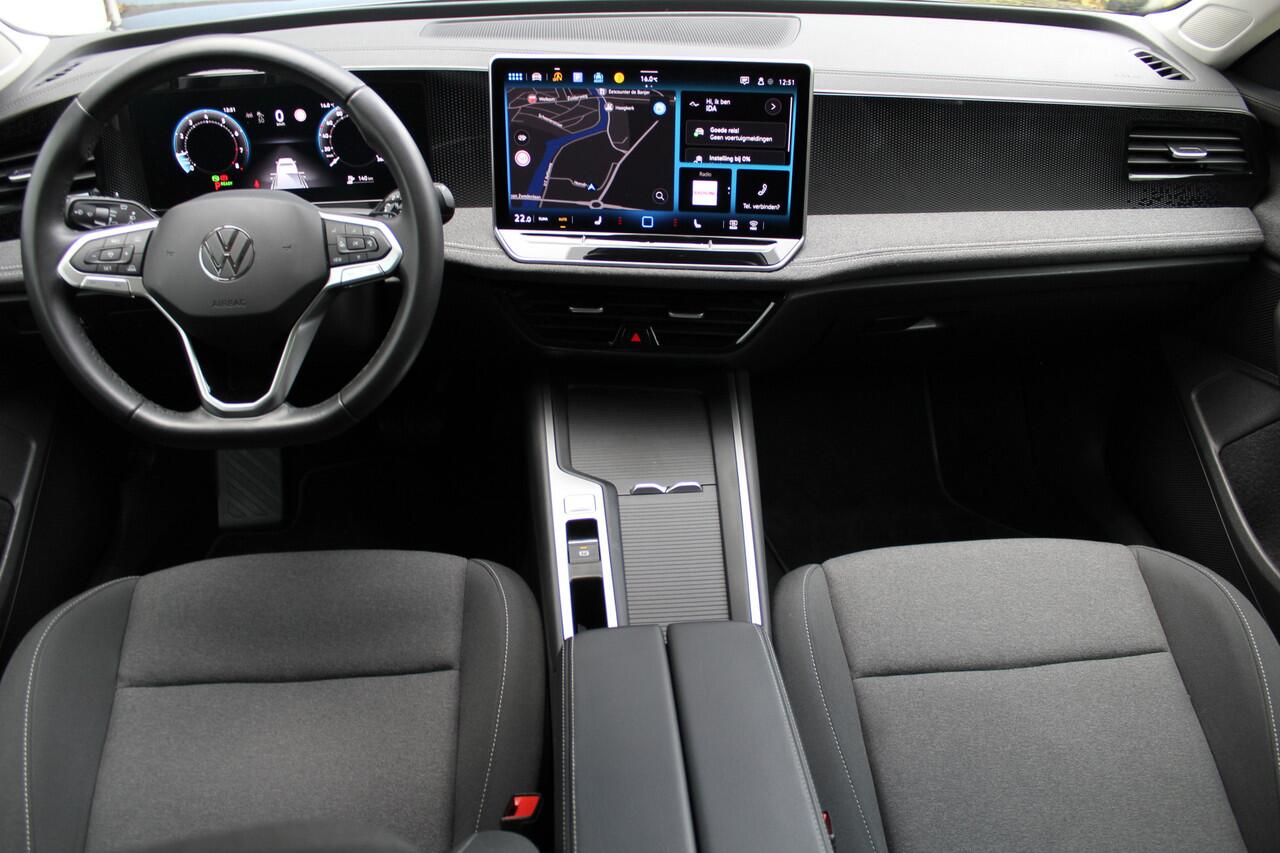 Volkswagen PASSAT Variant 1.5 eTSI 150 pk | Incl. 12 maanden Garantie | Stoel/stuur verwarming | Achteruitrijcamera | Adaptive cruise controle | Dodehoekdetectie | Parkeersensoren V+A | Navigatie | Apple CarPlay/Android Auto | Draadloze telefoonlader | Climate controle | L