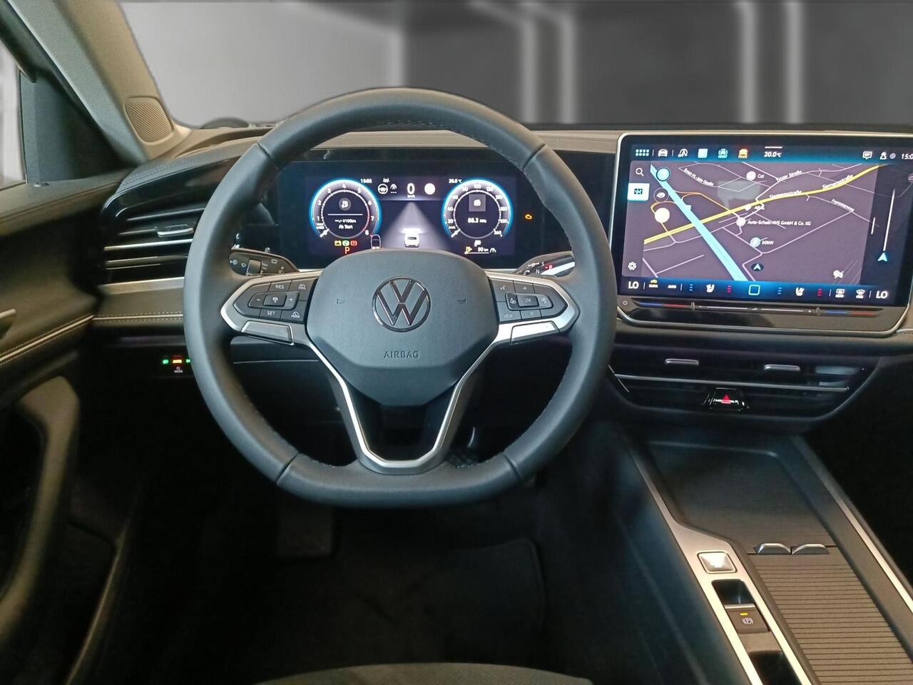 Volkswagen PASSAT Variant 1.5 eTSI Business ACC Massage Trekhaak LED DAB Camera Digital Cockpit PRO