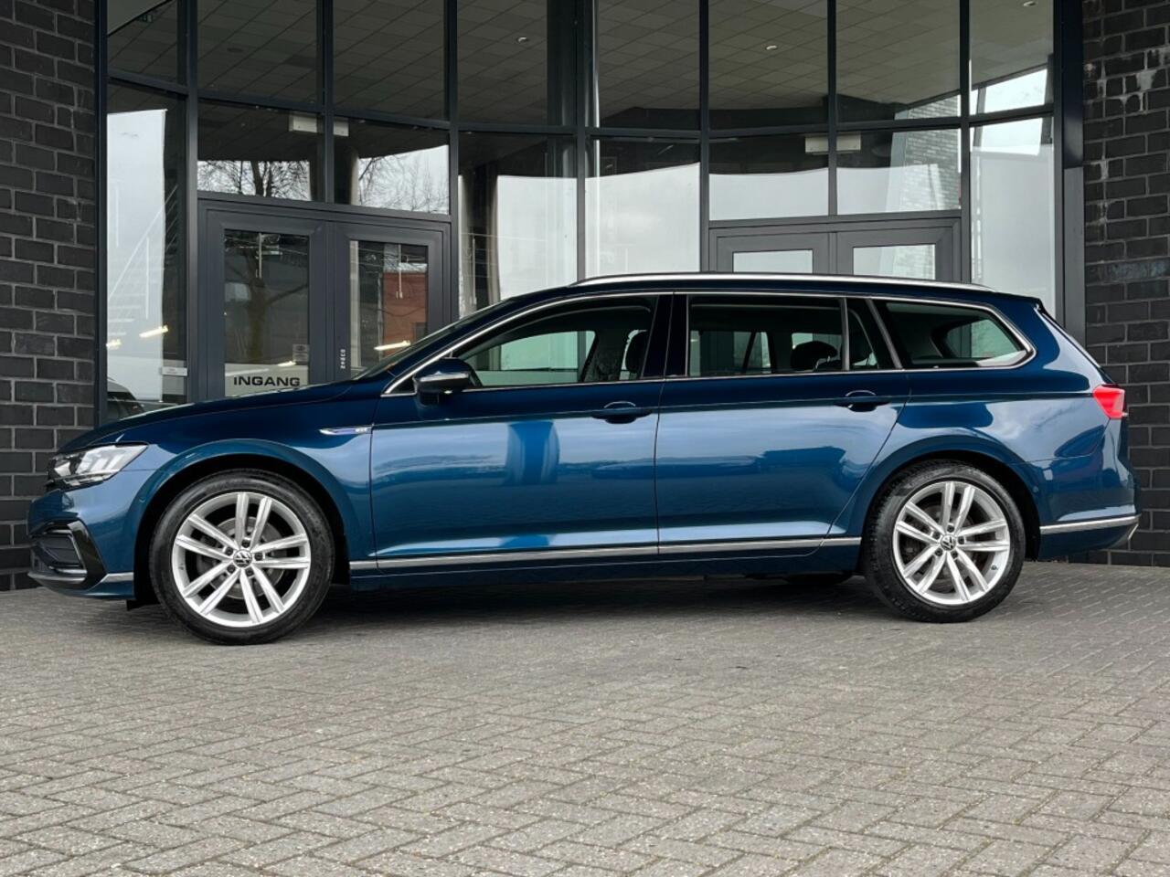 Volkswagen PASSAT VARIANT 1.4 TSI PHEV GTE - PANO - HEAD UP - CAMERA