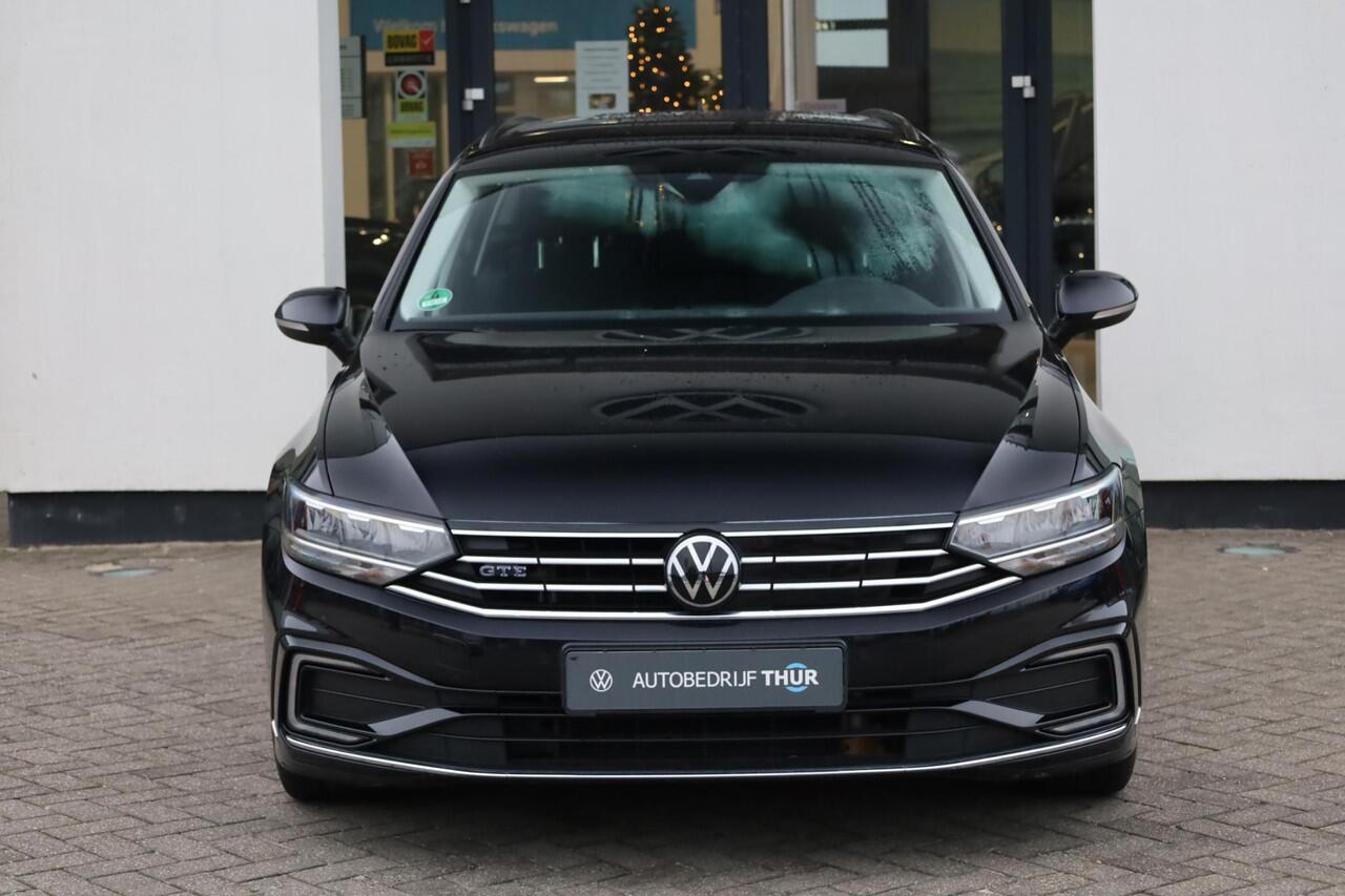Volkswagen PASSAT 1.4 TSI PHEV GTE Business PL ¤562 p/m* 156PK / 115kW wegklapbare trekhaak achteruitrijcamera navigatie stoelverwarming ergo stoel draadloos carplay en laden 3 zone climatronic parkeersensoren led verlichting 220 volt aansluiting