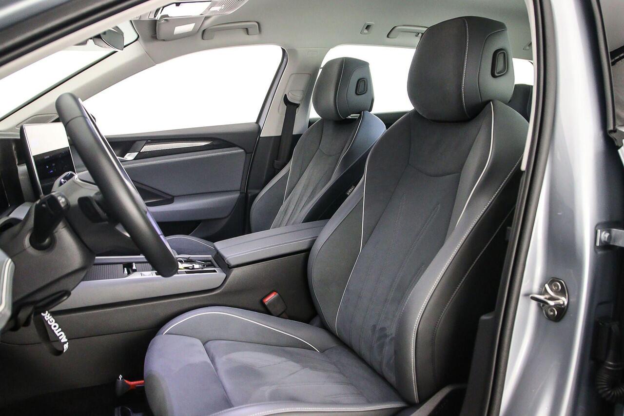 Volkswagen PASSAT Variant Business 1.5 eTSI 150pk DSG Automaat Trekhaak, Adaptive cruise control, Achteruitrijcamera, LED koplampen, Navigatie, Park assist, App connect