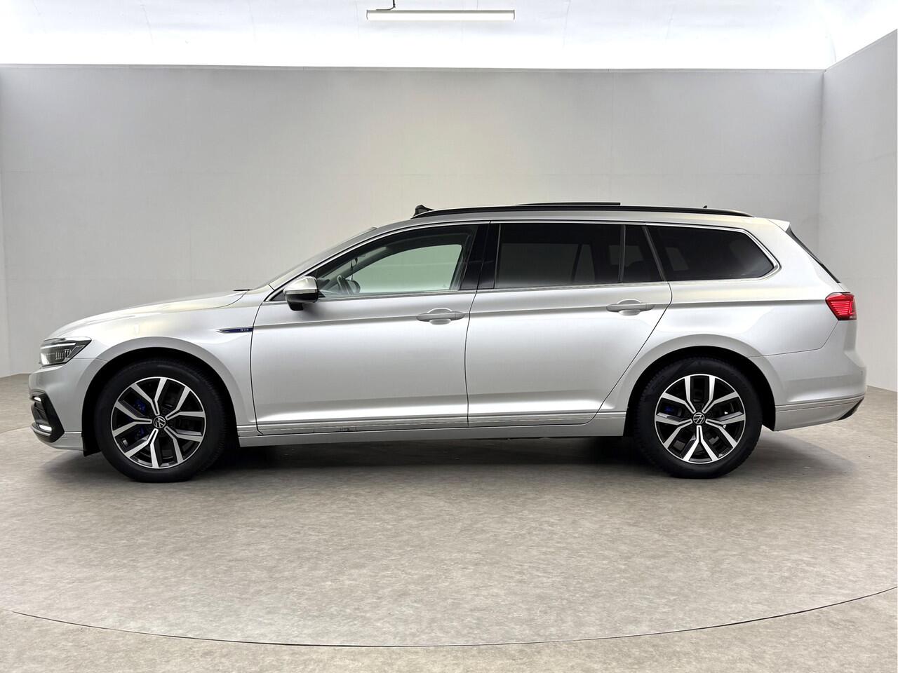 Volkswagen PASSAT Variant 1.4 TSI GTE PHEV 218PK | SOH 90% | Pano | Sfeerverl. | Camera | Adap. Cruise | Carplay